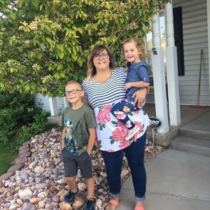 Meet your Posher, Lonia